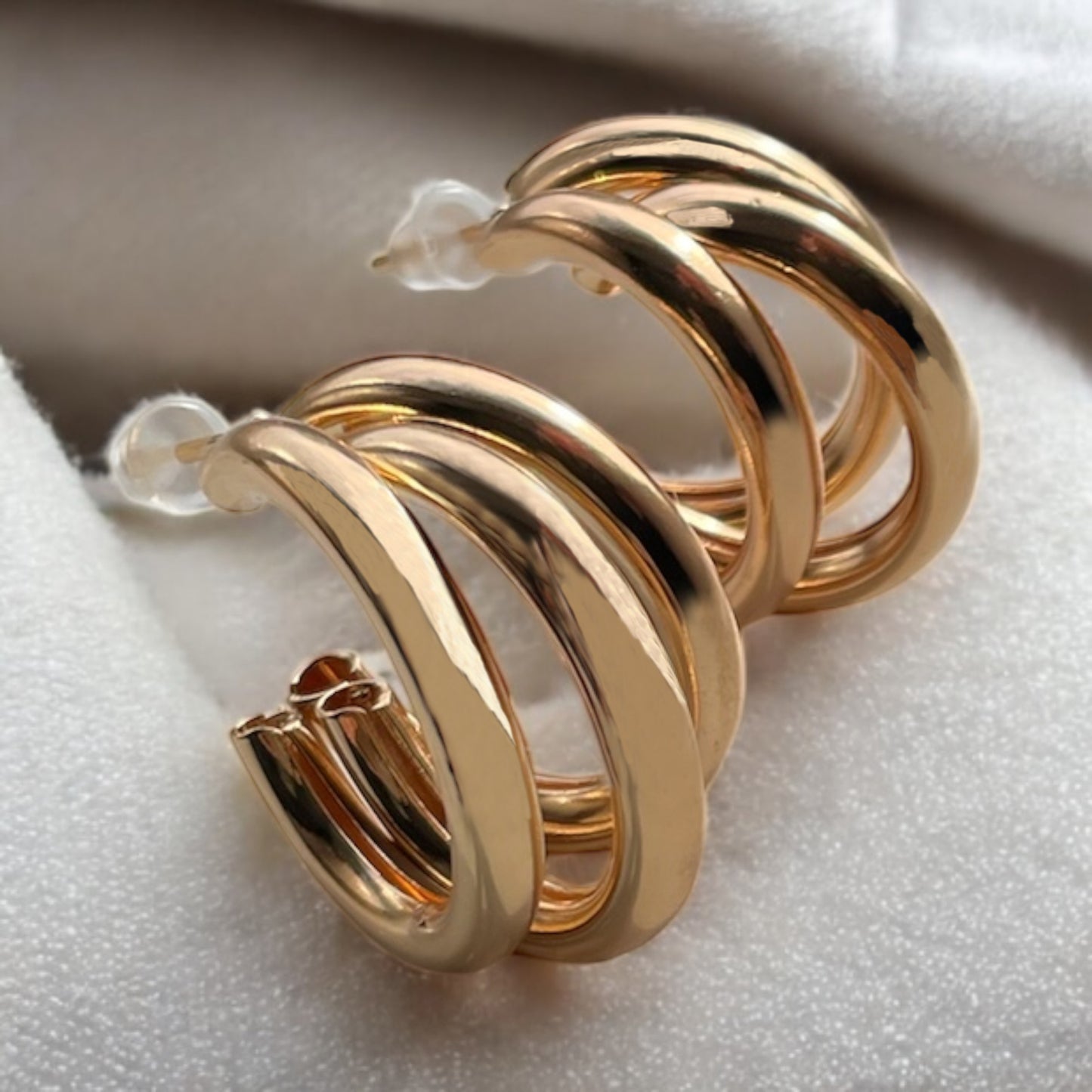 Poise Chunky Huggie Earrings - Gold/Silver