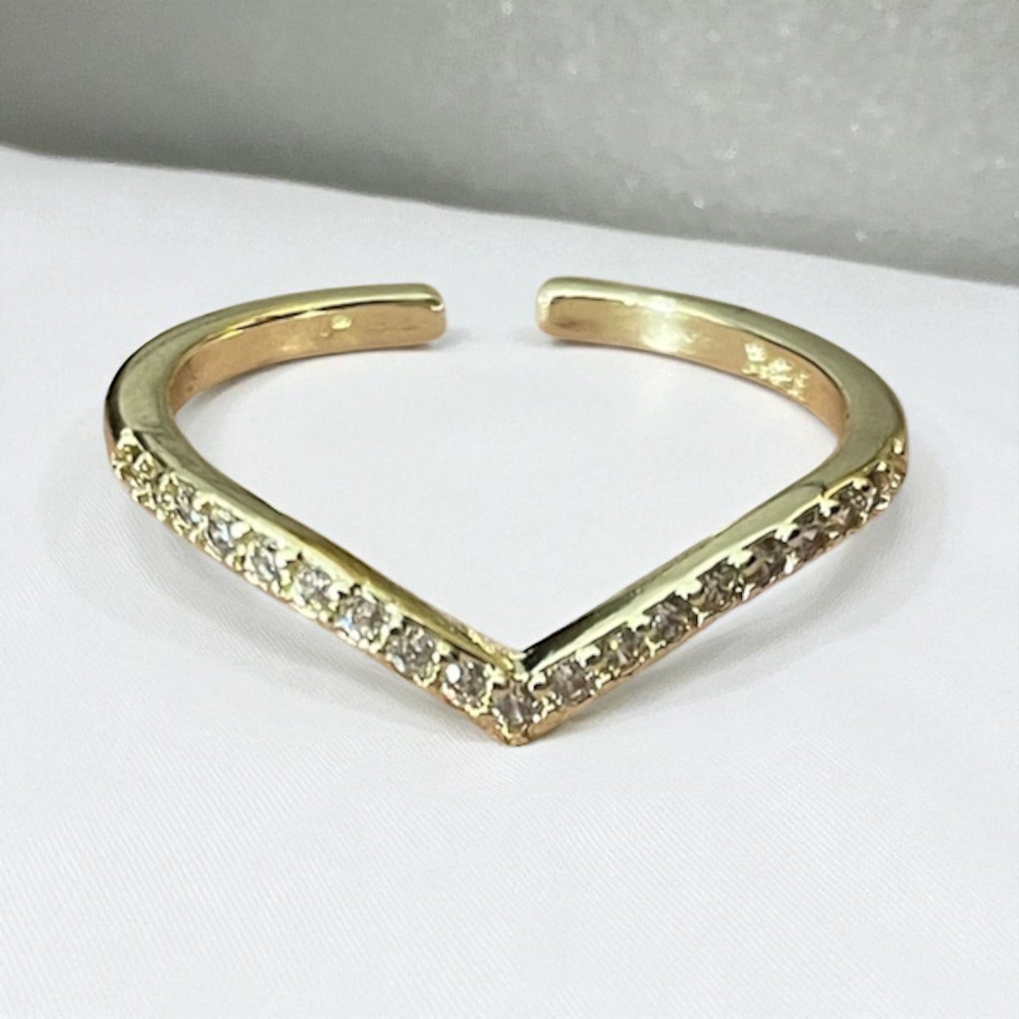Grace V Ring - Gold