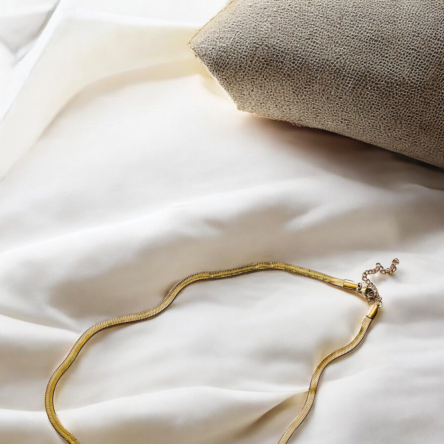 Still Necklace - Gold