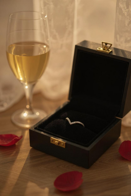 Grace V Ring - Gold