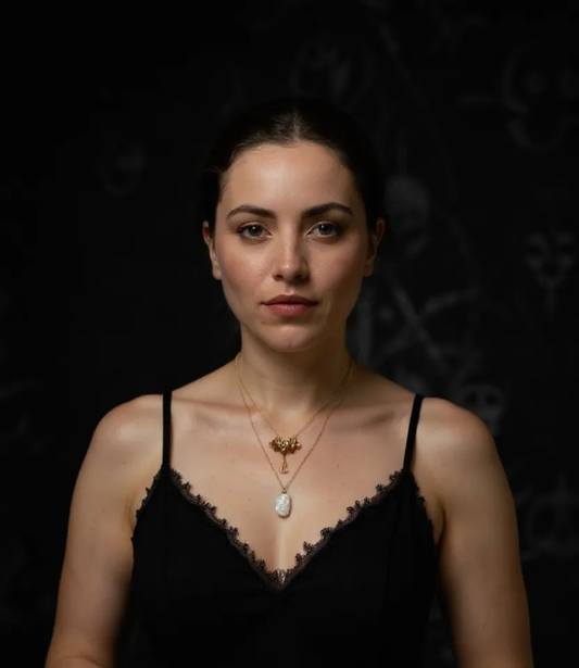 'Shadow' Necklace Set With Quartz and Goldstone - Gold